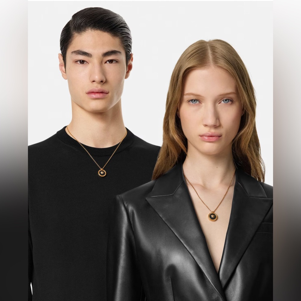 🆕 🔥 Versace Enamel Medusa Charm Necklace